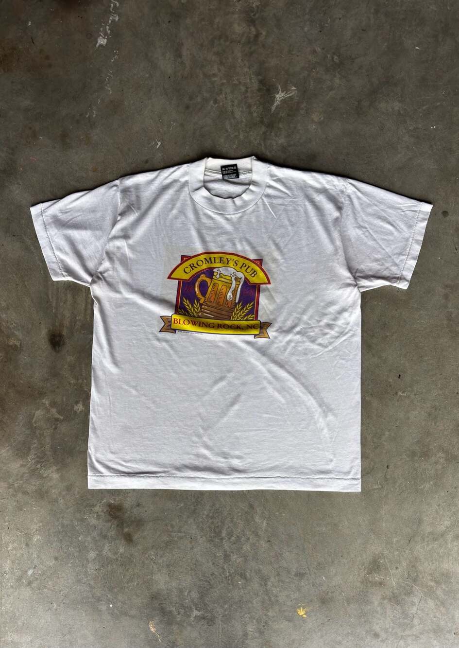 Vintage 90s Cromley's Pub Blowing Rock, NC beer Graphic T-Shirt